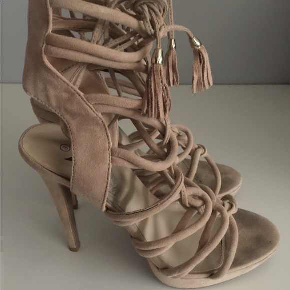 Khaki heels - Picture 2 of 2